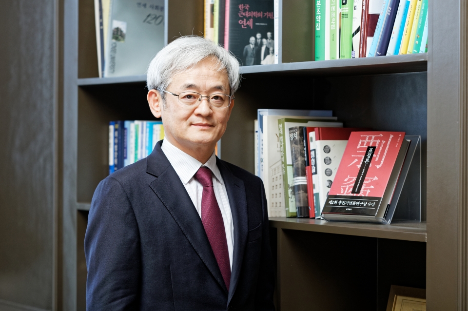 “저는 전기찬데요” 사진